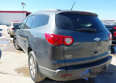 2010 Chevrolet Traverse Lt z USA, uszkodzony, nr VIN 1GNLVFED2AJ257063